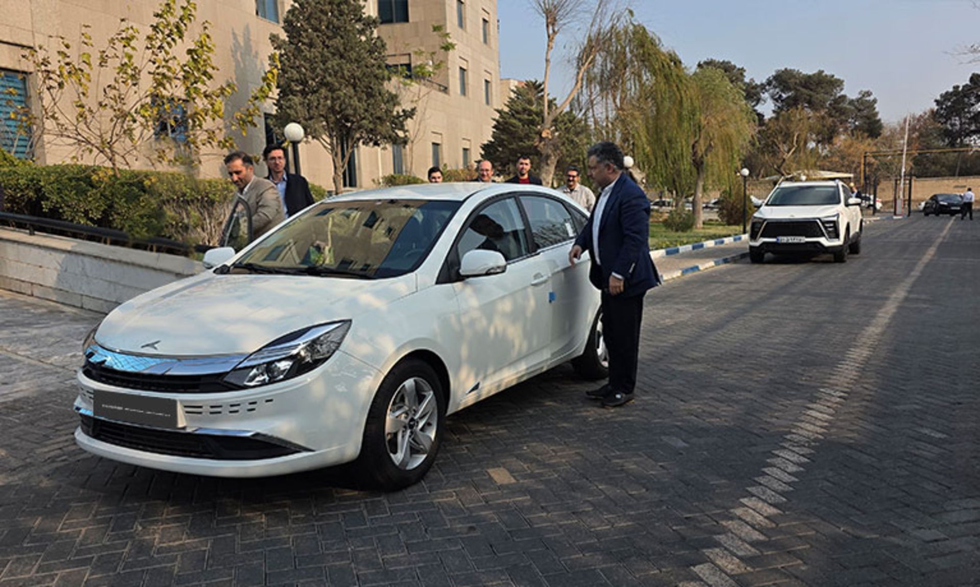 کی ام سی ایگل هیبریدی HEV