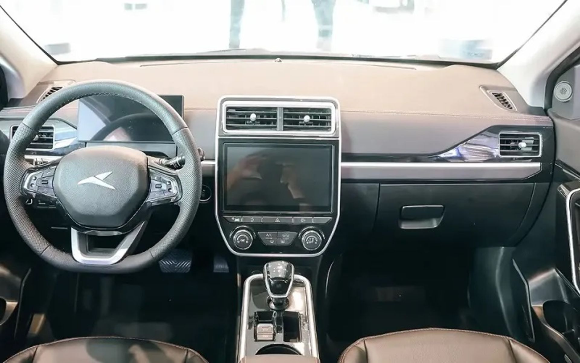 داشبورد کی ام سی شدو