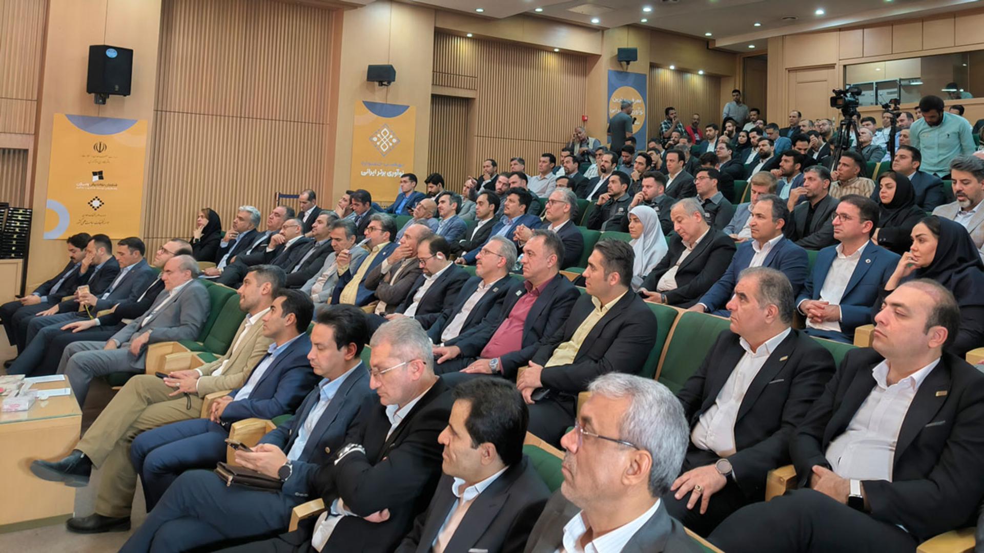 کرمان موتور در جشنواره نوآوری برتر ایرانی