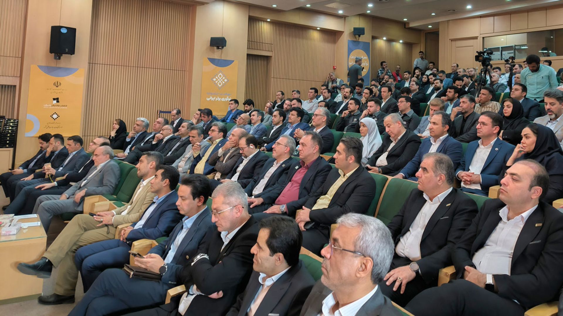 کرمان موتور در جشنواره نوآوری برتر ایرانی