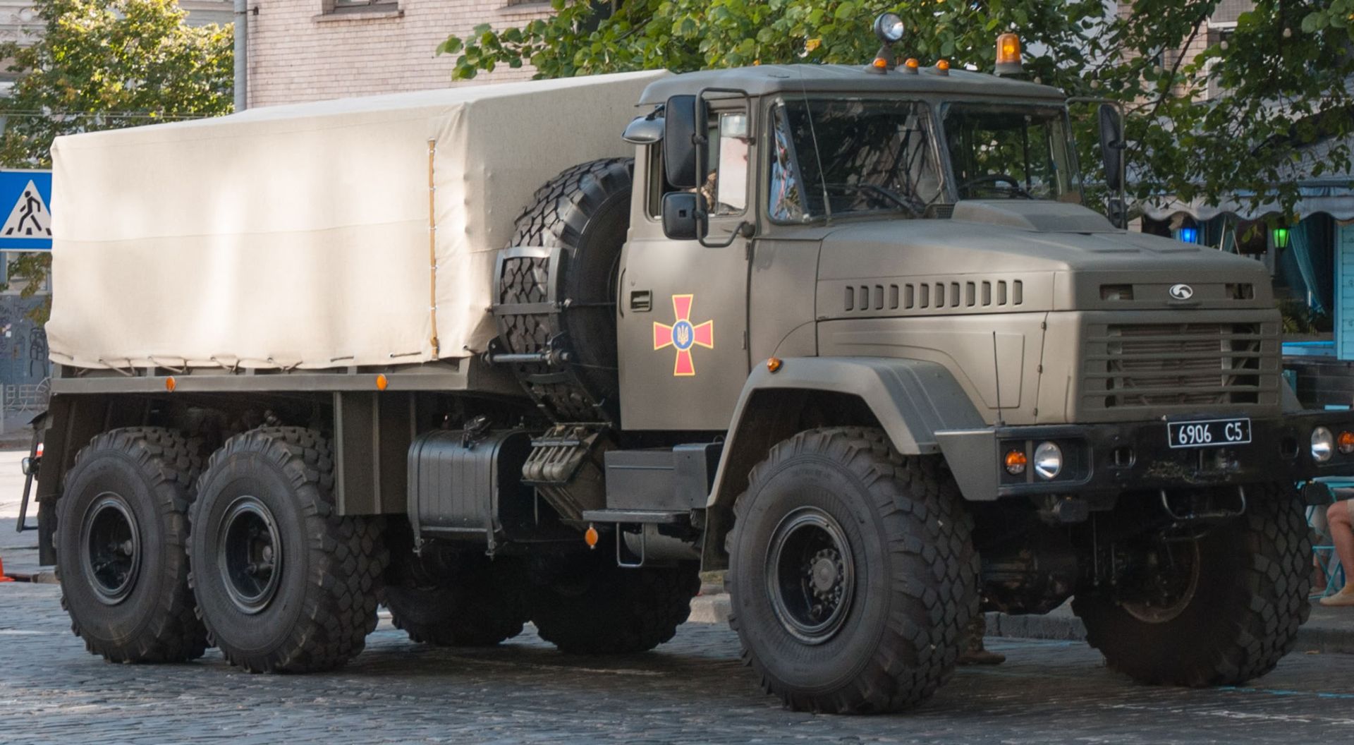 کامیون نظامی اوکراینی کراز 6322