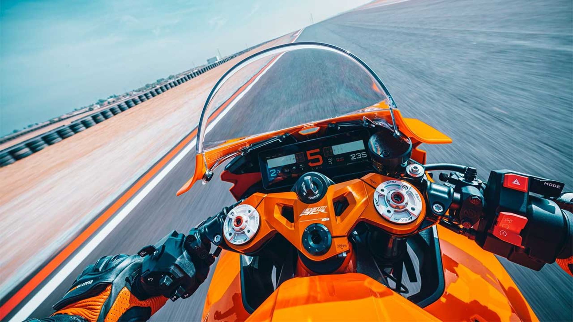 کی تی ام 990 RC R