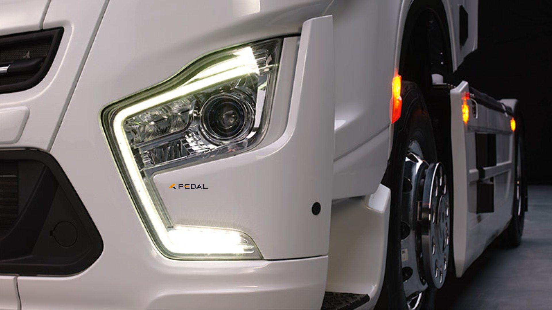 چراغ کشنده لاماری x6000