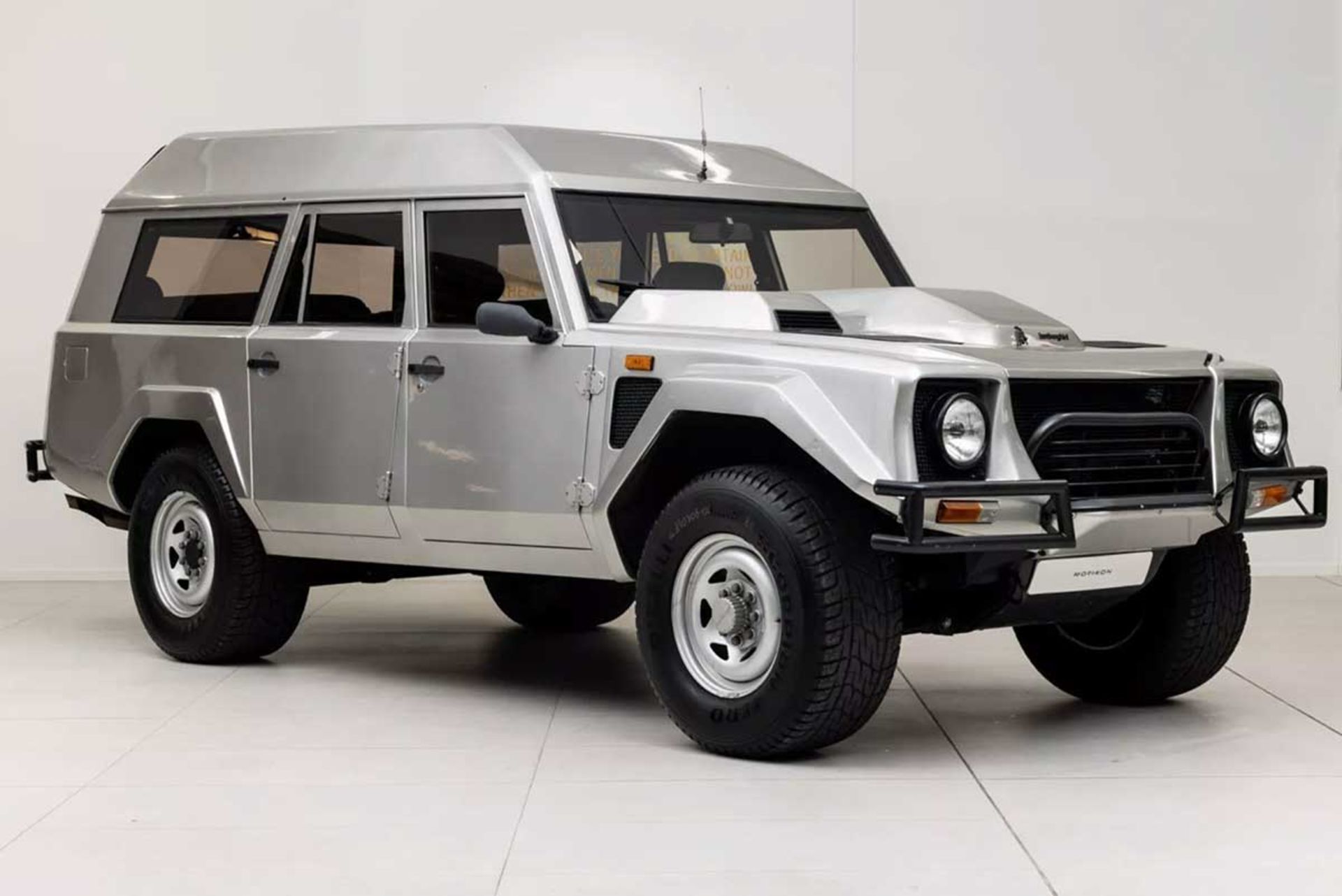 لامبورگینی LM002 استیشن