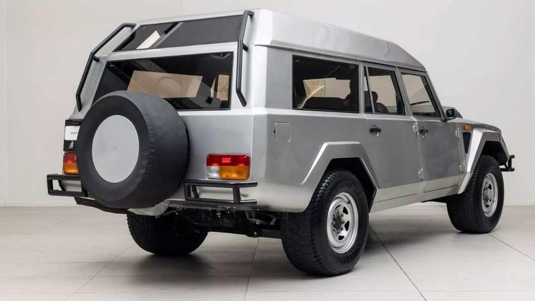 لامبورگینی LM002 استیشن