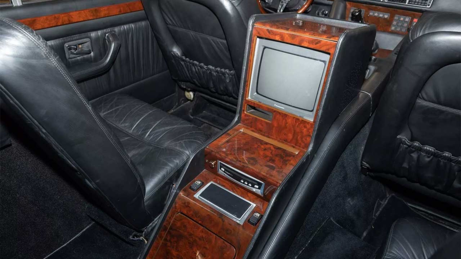 لامبورگینی LM002 استیشن