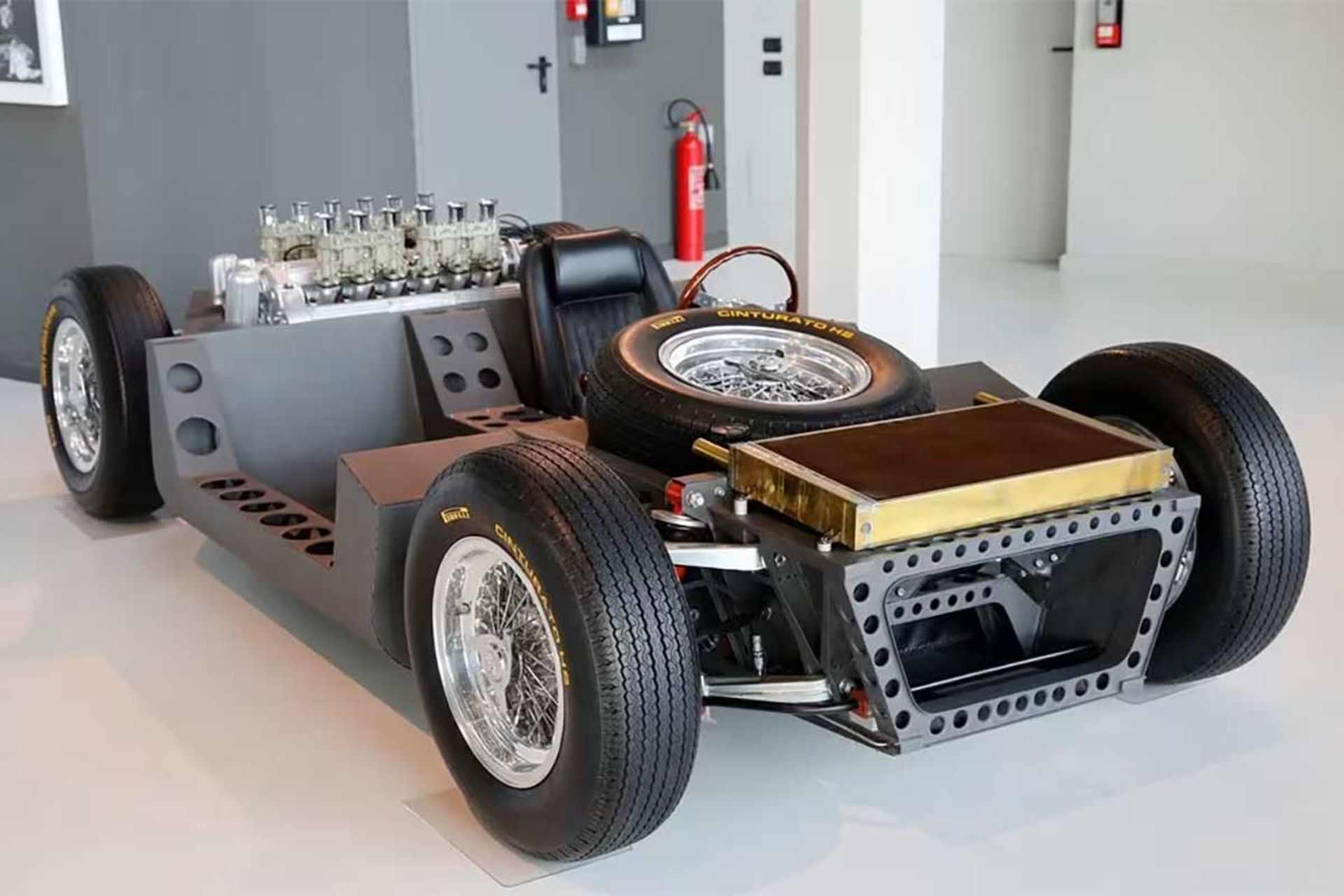 شاسی لخت لامبورگینی میورا