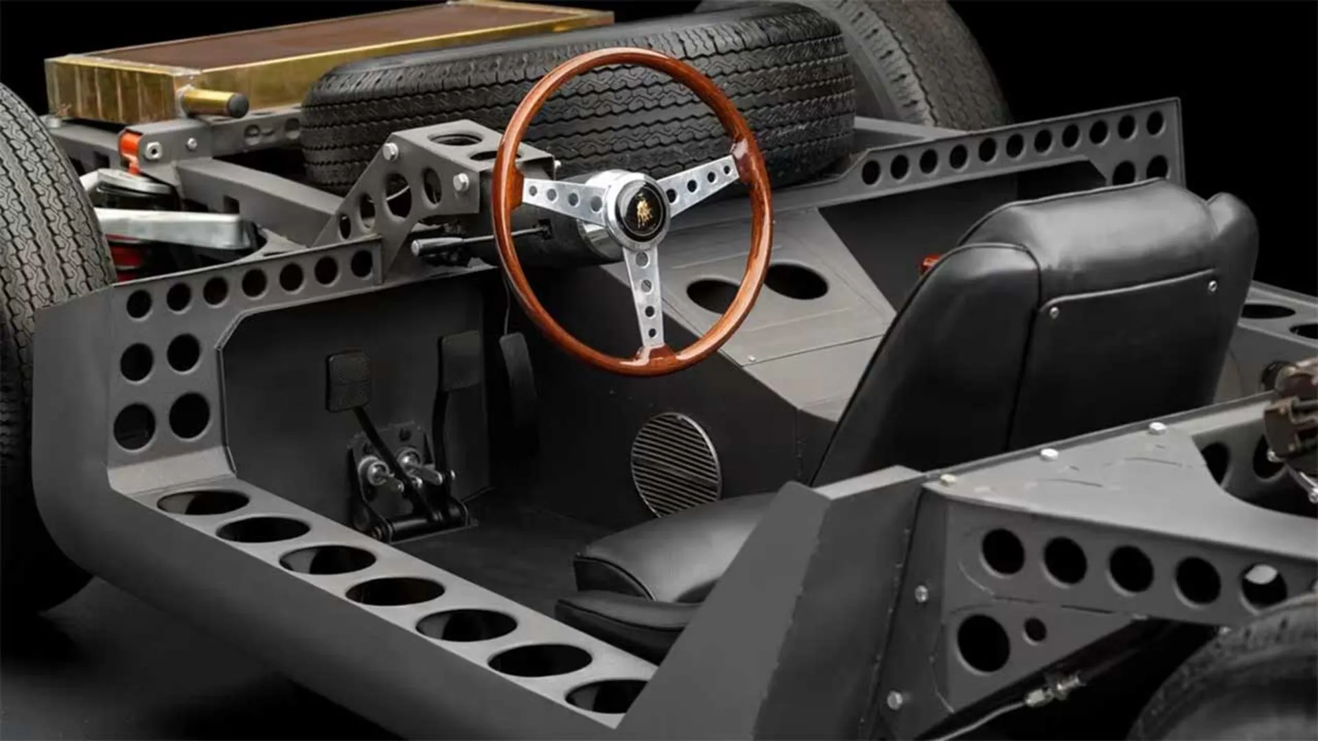 شاسی لخت لامبورگینی میورا