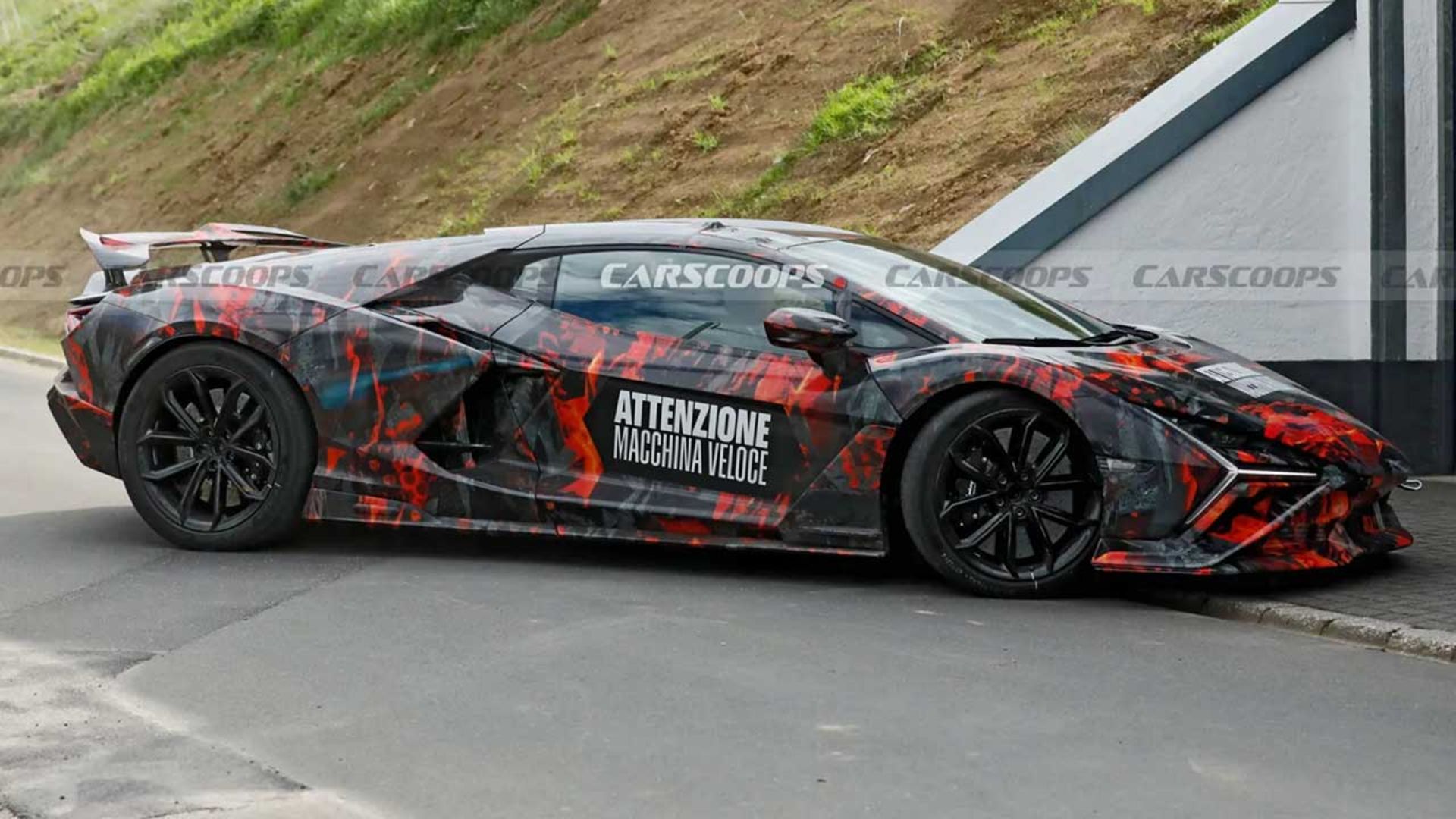 لامبورگینی روئلتو SV 