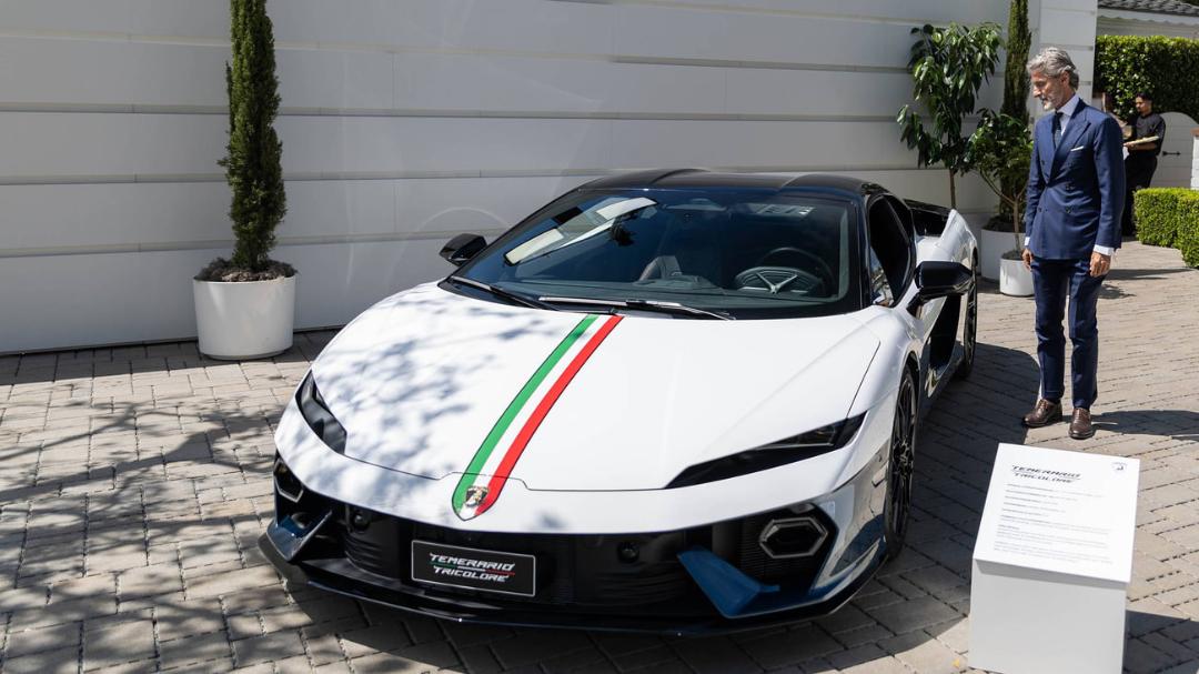 خودروی لامبورگینی تمراِریو تری‌کُلوره (Lamborghini Temerario Tricolore) با خطوط رنگ پرچم ایتالیا