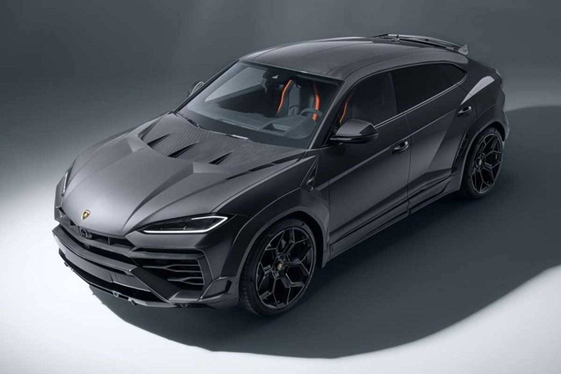 لامبورگینی اوروس هیبرید با کیت بدنه نوویتک