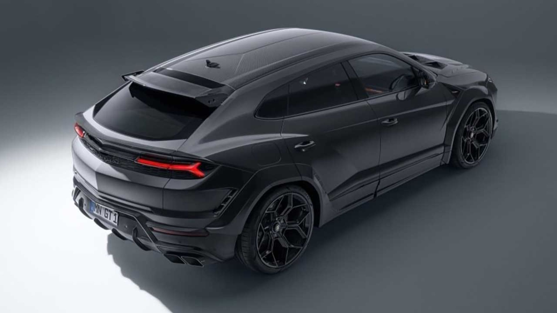 لامبورگینی اوروس هیبرید با کیت بدنه نوویتک