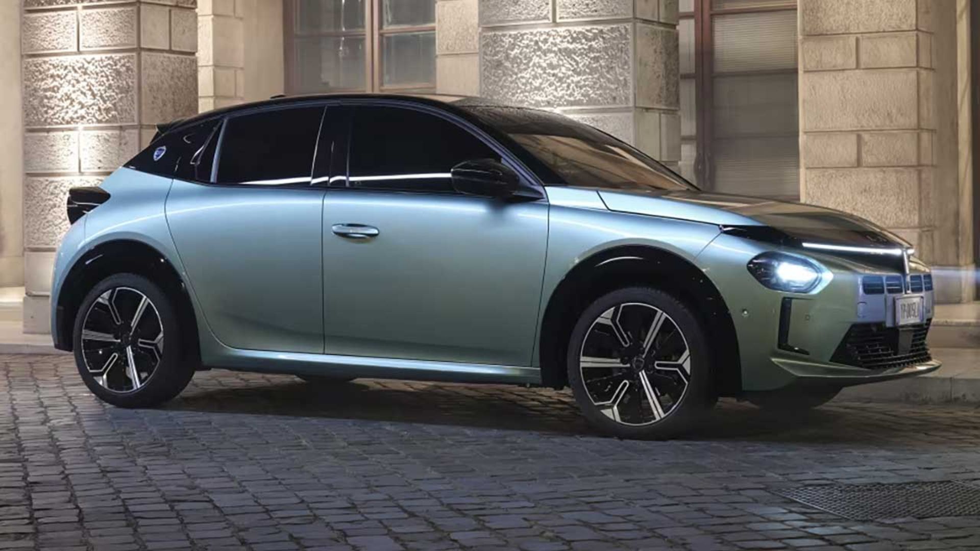 لانچیا اپسیلون پایه دستی