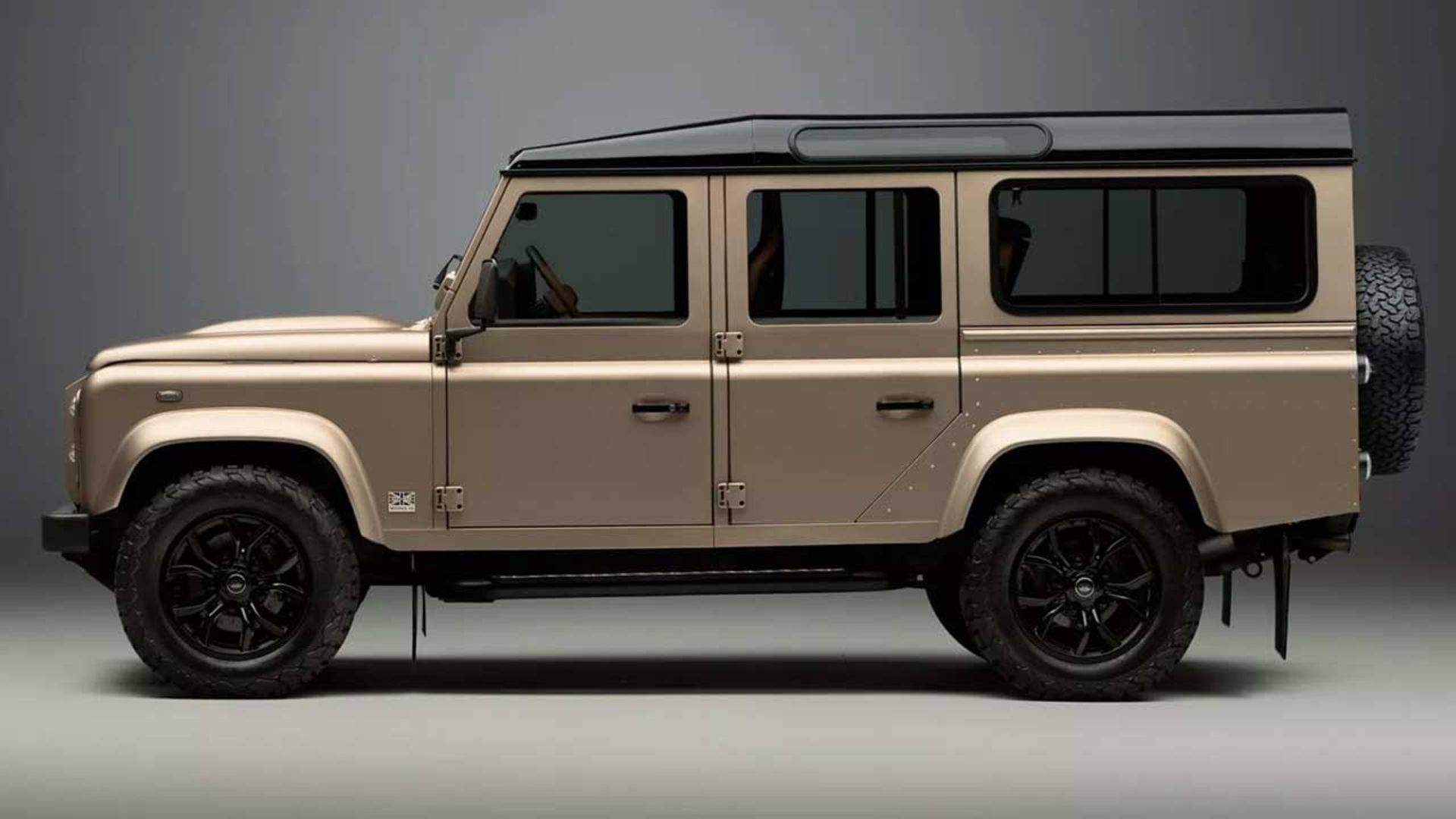 بازسازی لندروور دیفندر کلاسیک