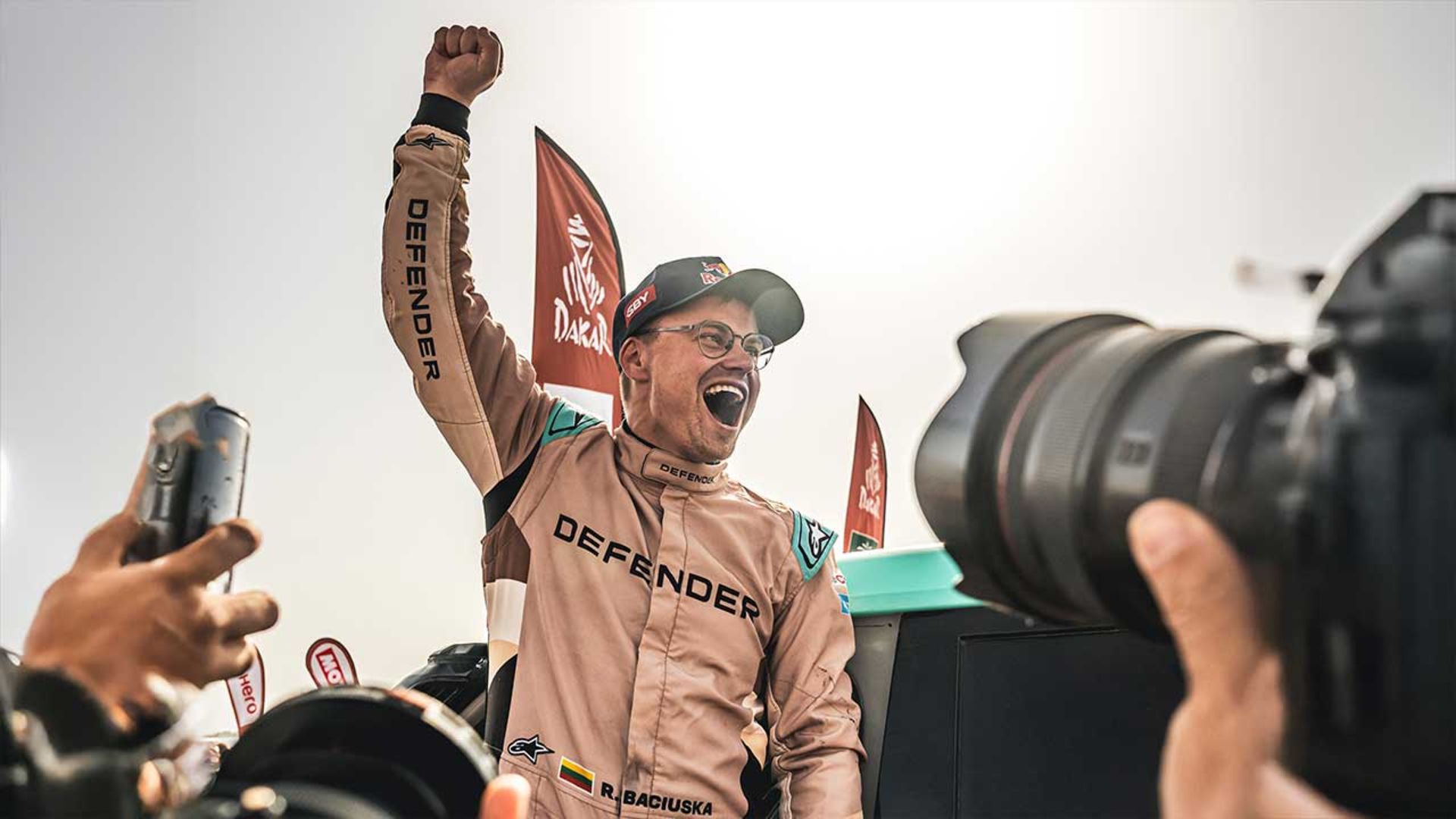 لندروور دیفندر در رالی داکار