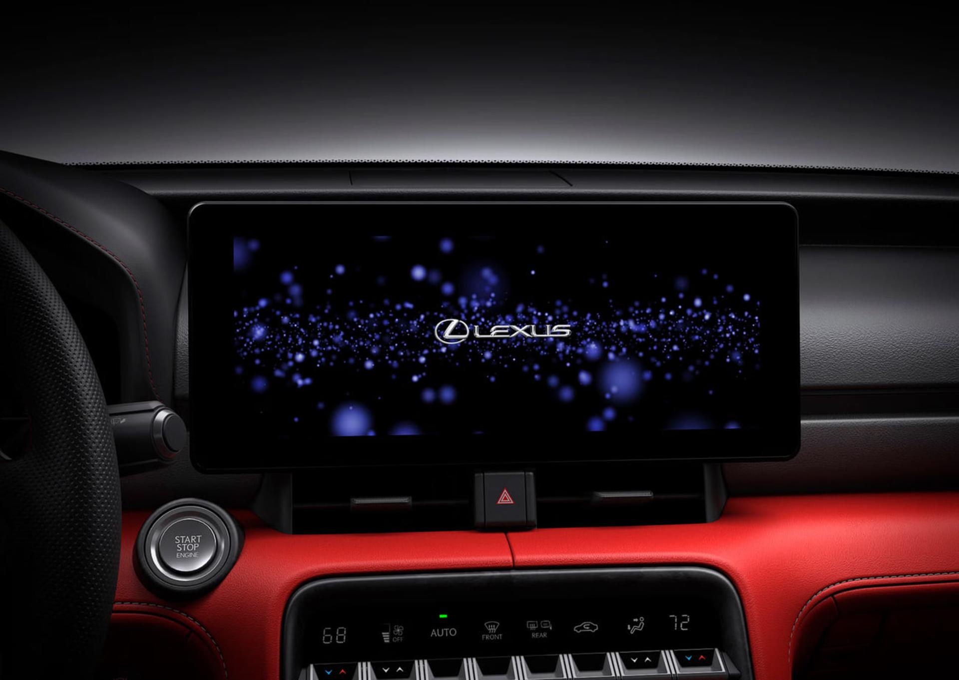 نمایشگر اطلاعات و سیستم سرگرمی خودروی لکسوس (Lexus) در کابین خودرو