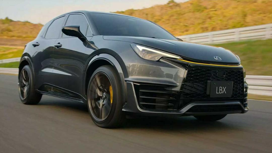 لکسوس LBX موریزو RR