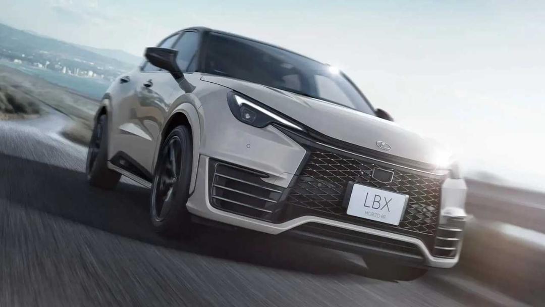 لکسوس LBX موریزو RR