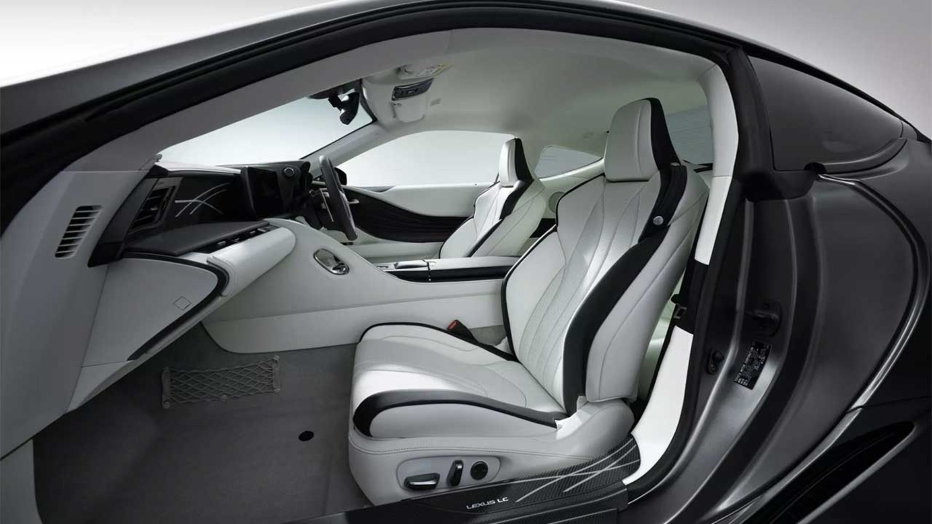 لکسوس LC500 پیناکل