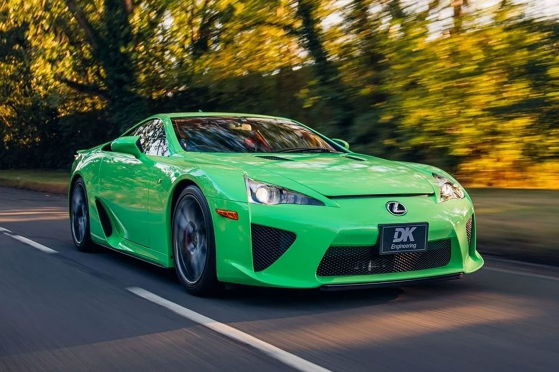 رنگ سبز لکسوس LFA