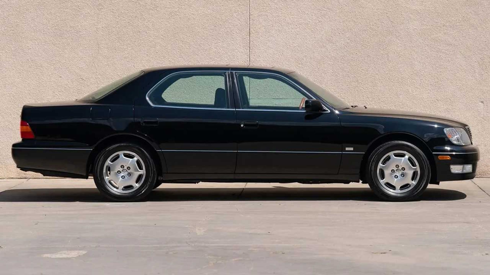 لکسوس LS400 مدل ۲۰۰۰
