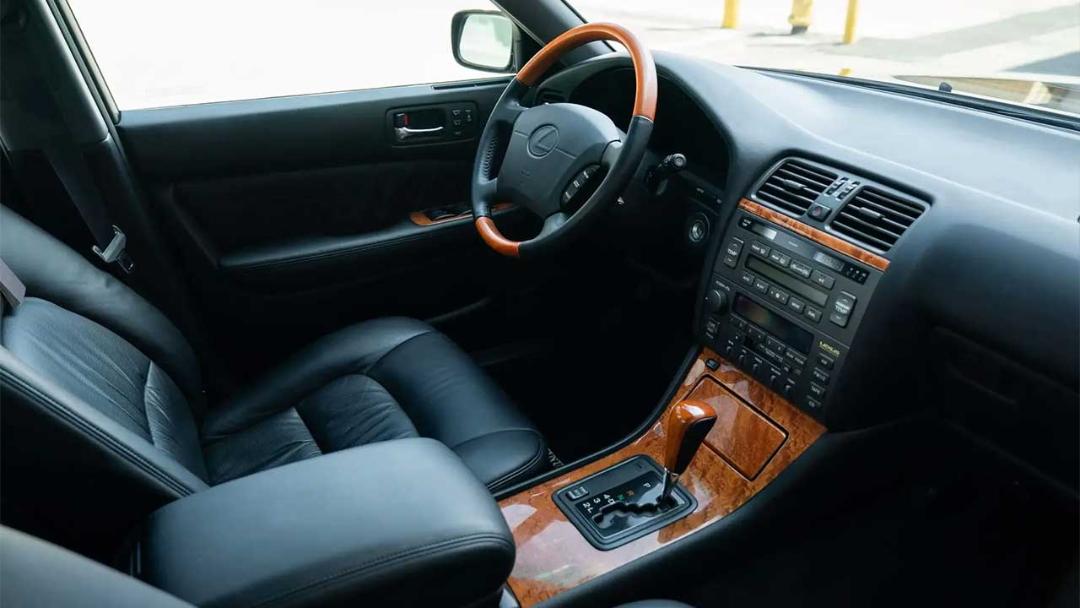 لکسوس LS400 مدل ۲۰۰۰
