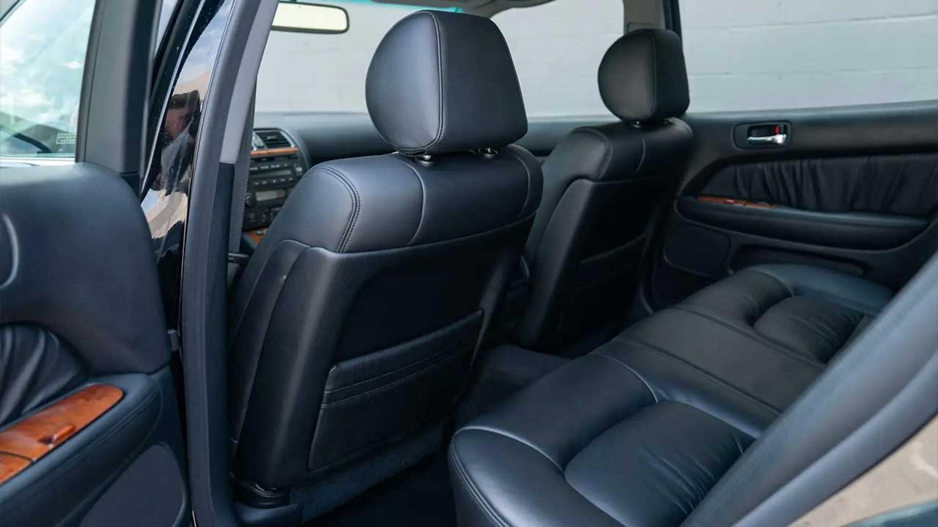 لکسوس LS400 مدل ۲۰۰۰
