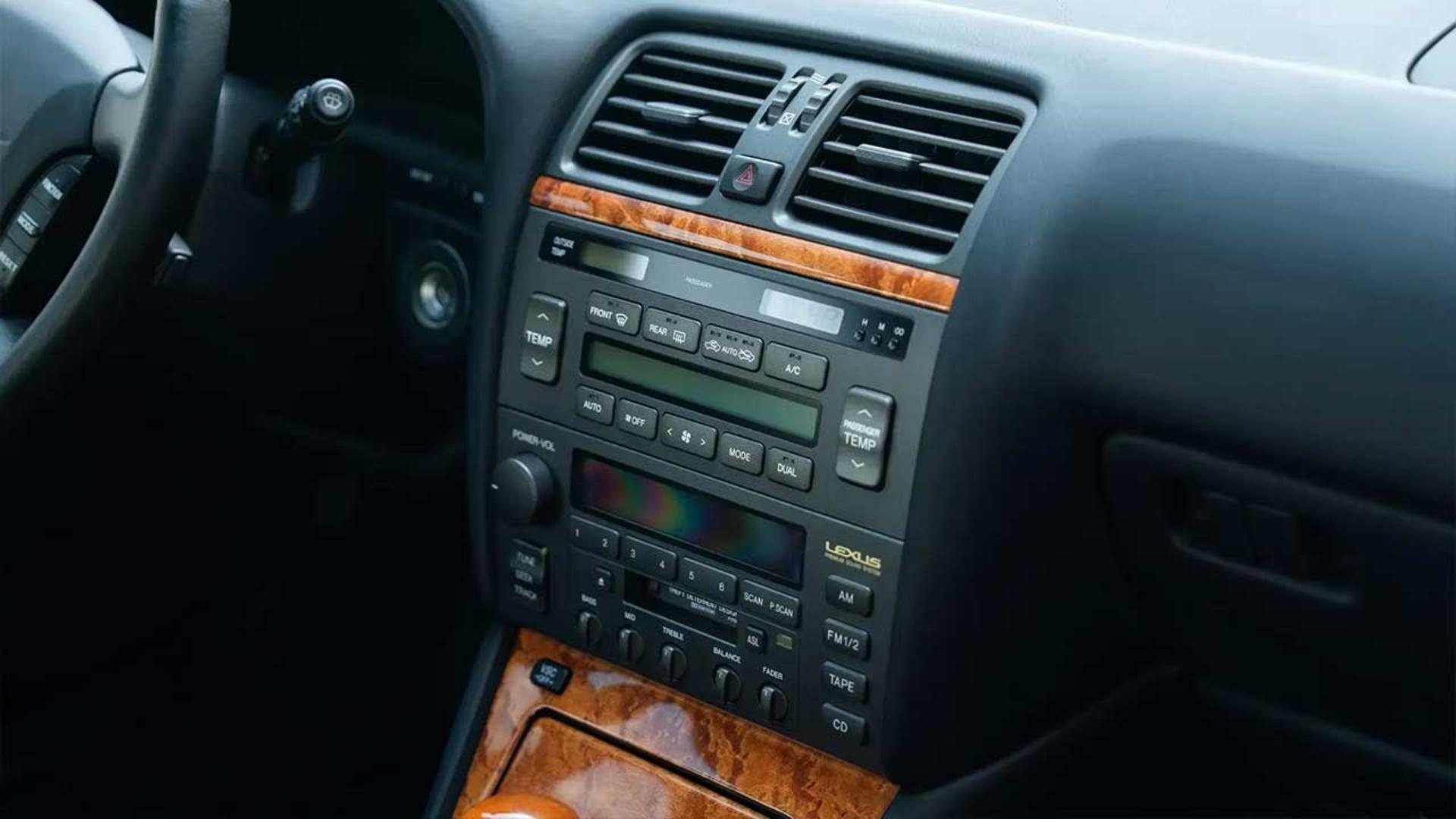 لکسوس LS400 مدل ۲۰۰۰