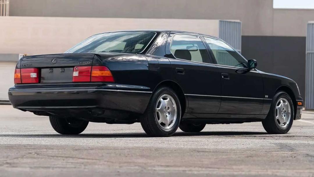 لکسوس LS400 مدل ۲۰۰۰