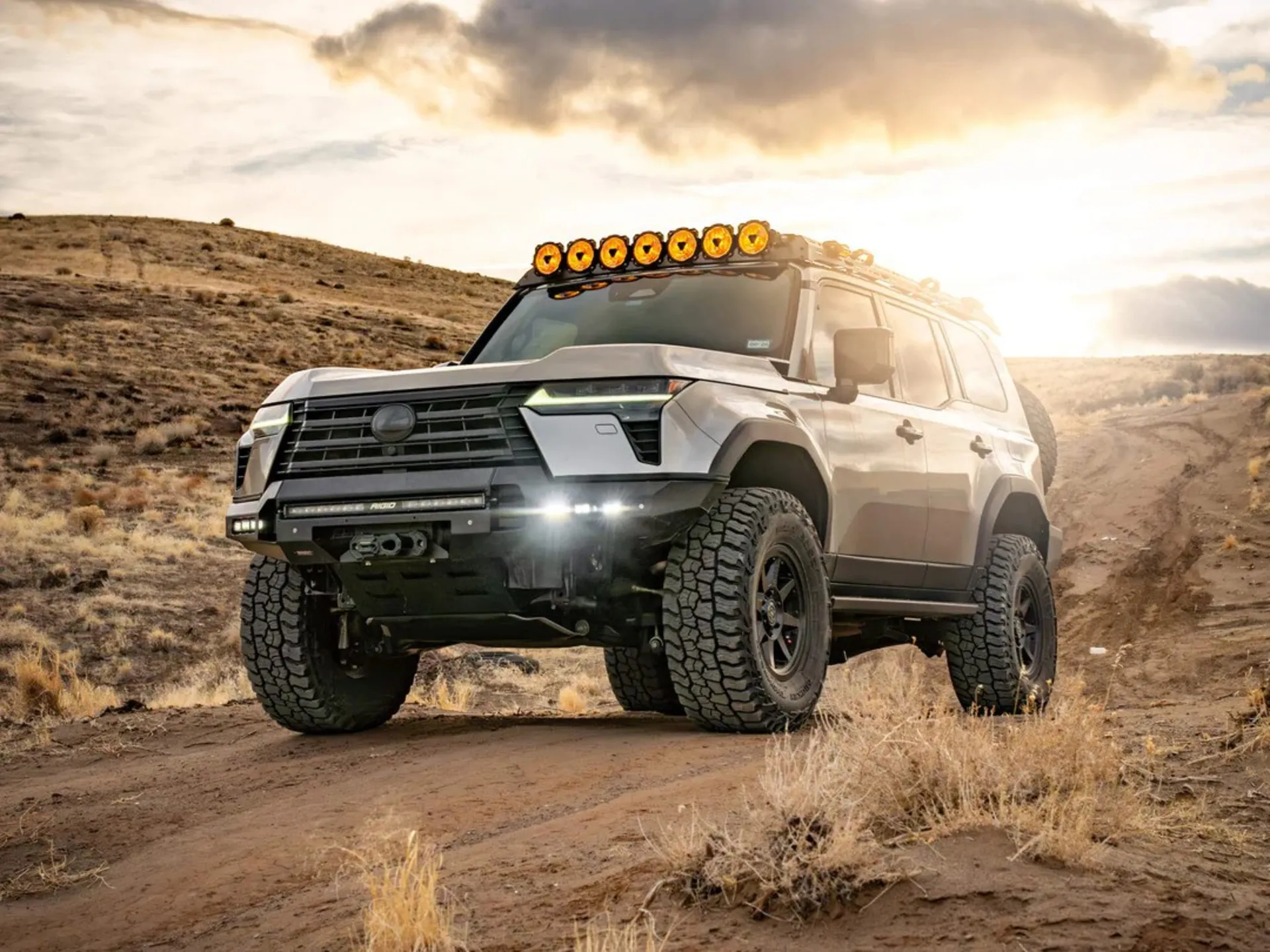 لکسوس آفرود