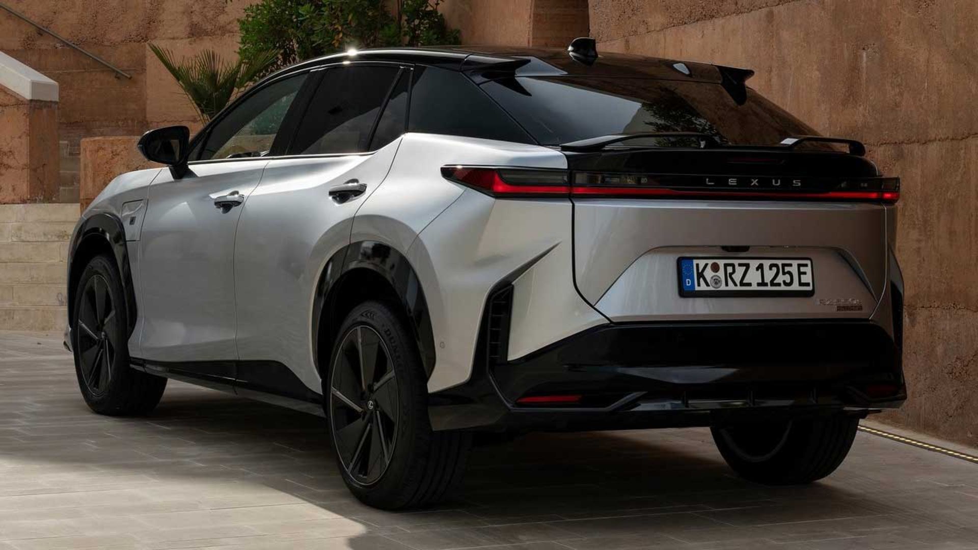 لکسوس RZ مدل 2026 