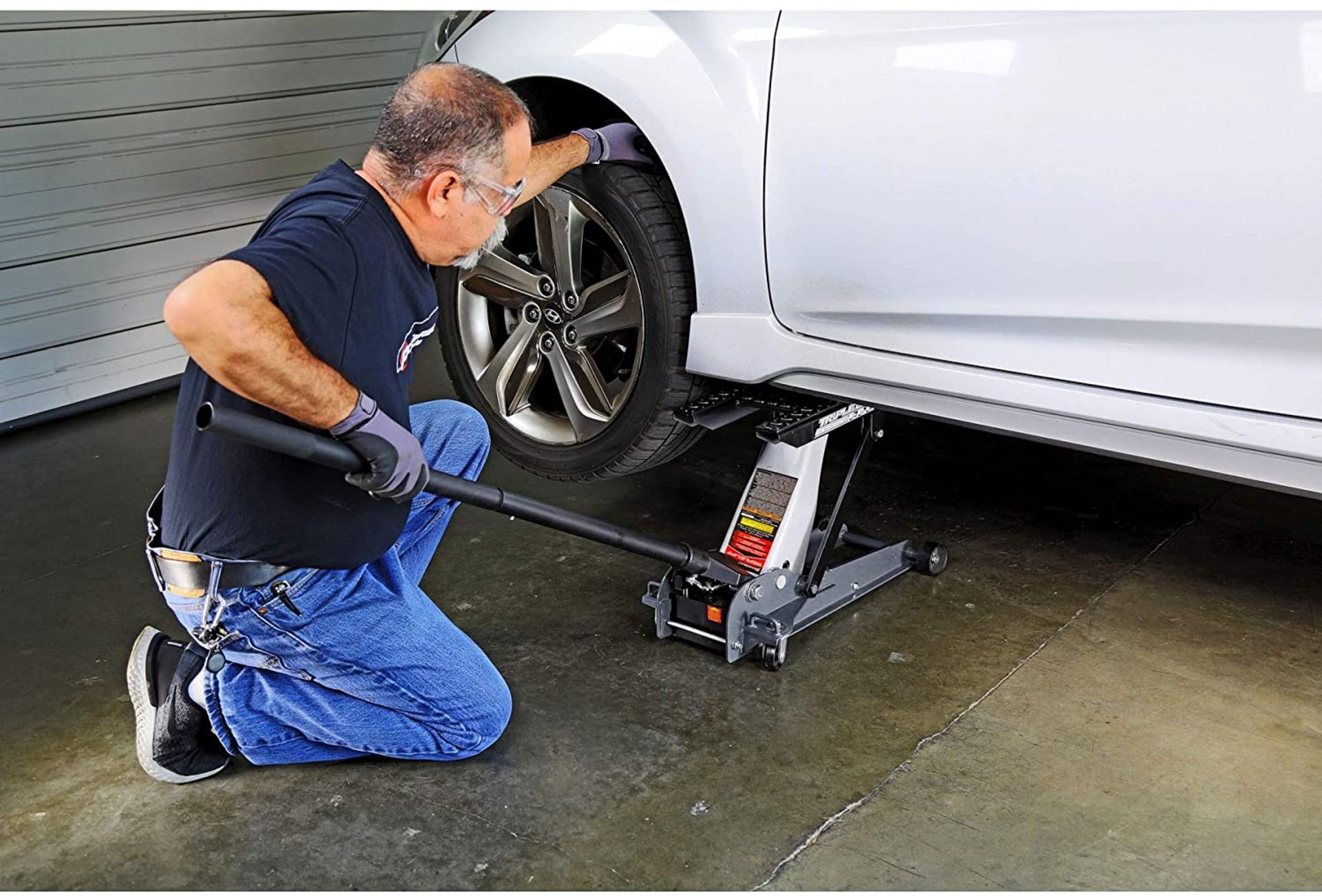 بالا بردن ماشین با جک