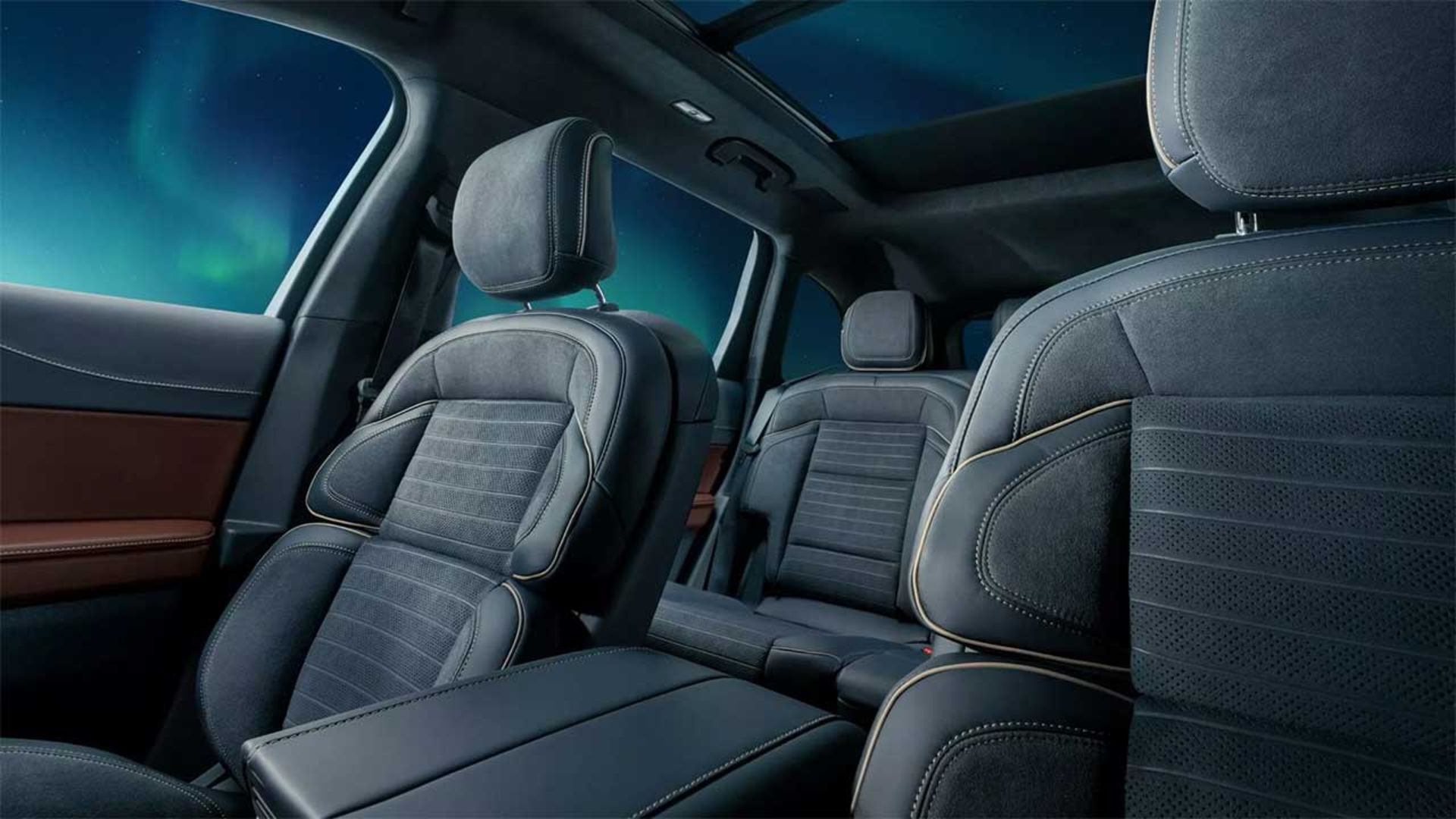 تم شقف قطبی در کابین لینکلن ناتیلوس