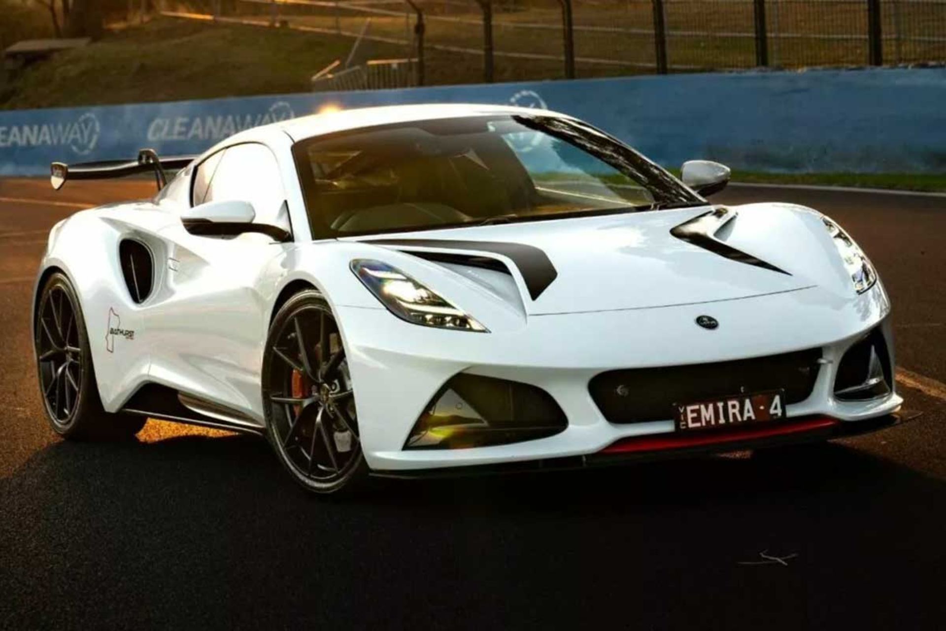 لوتوس امیرا بتورست ادیشن