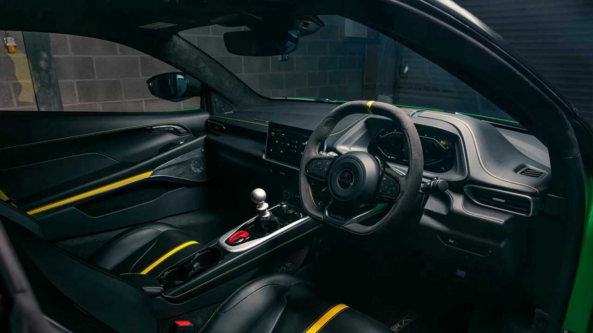 لوتوس امیرا در برابر نوبل M500