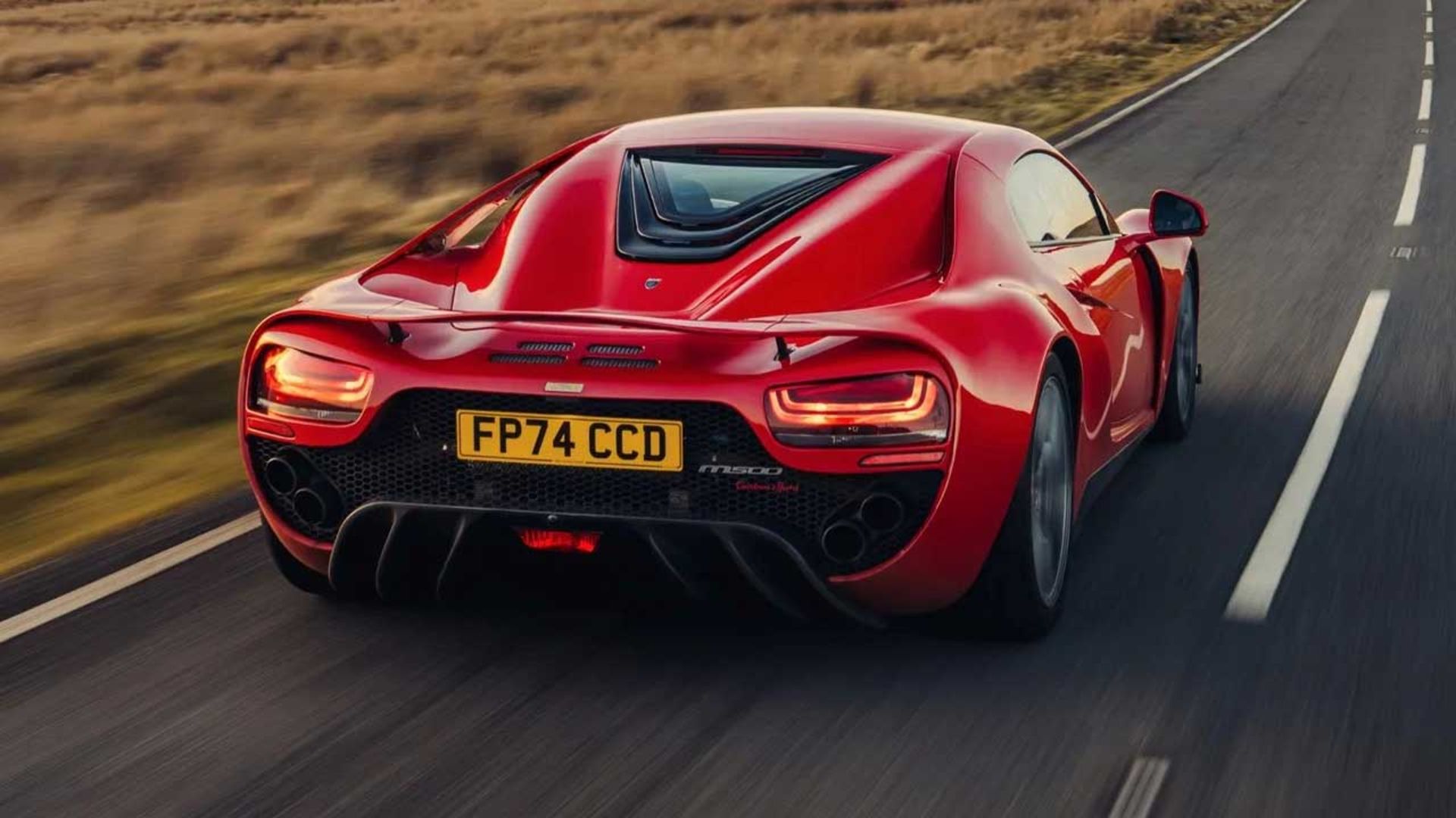 لوتوس امیرا در برابر نوبل M500