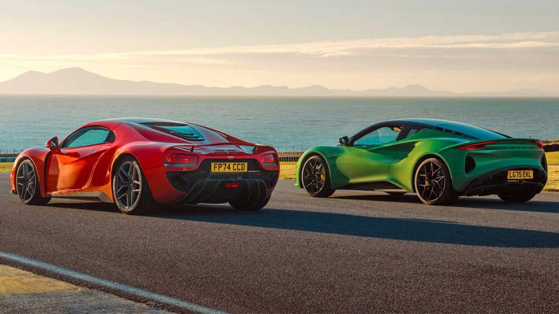 لوتوس امیرا در برابر نوبل M500