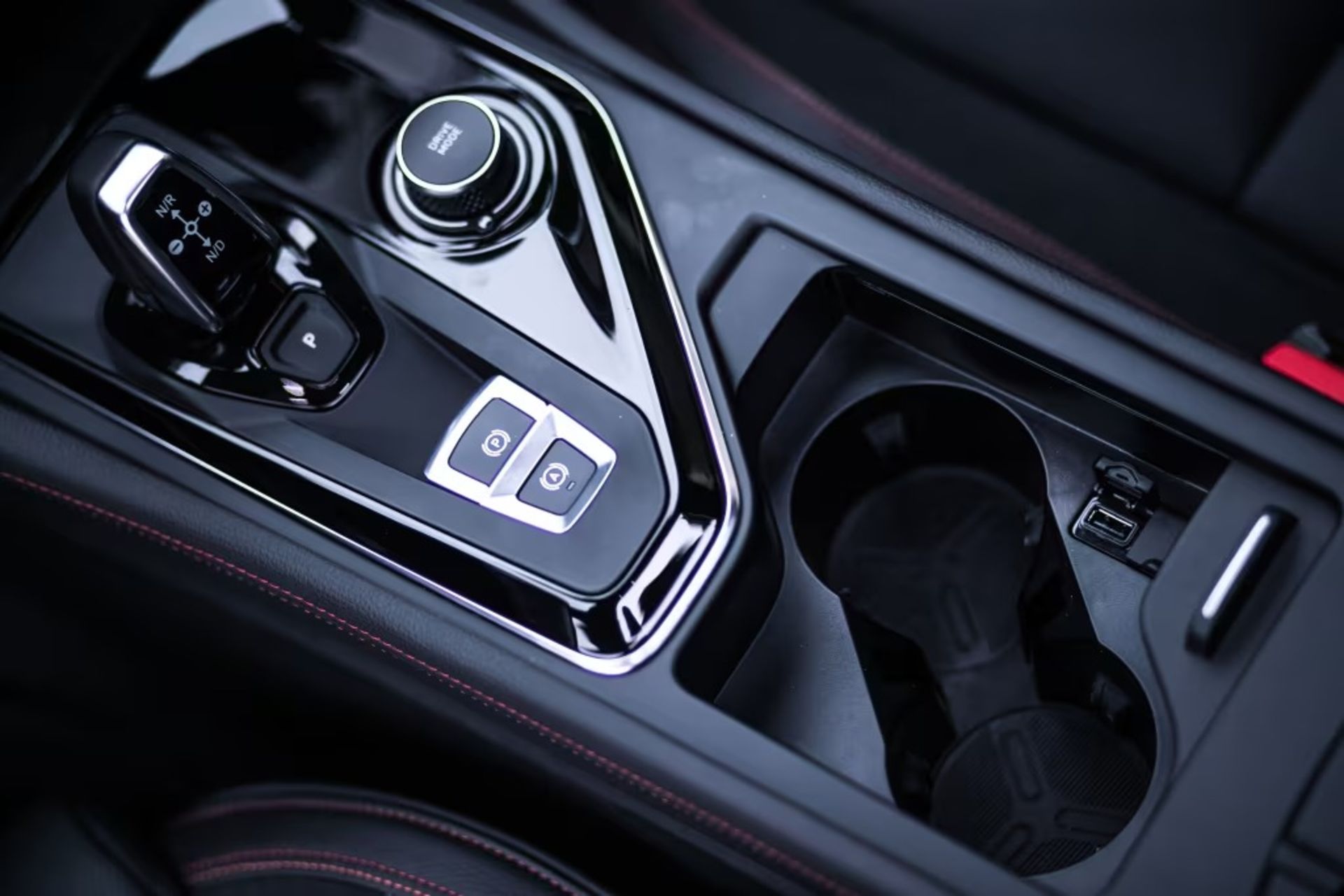 lynk & co 03    lynkco03