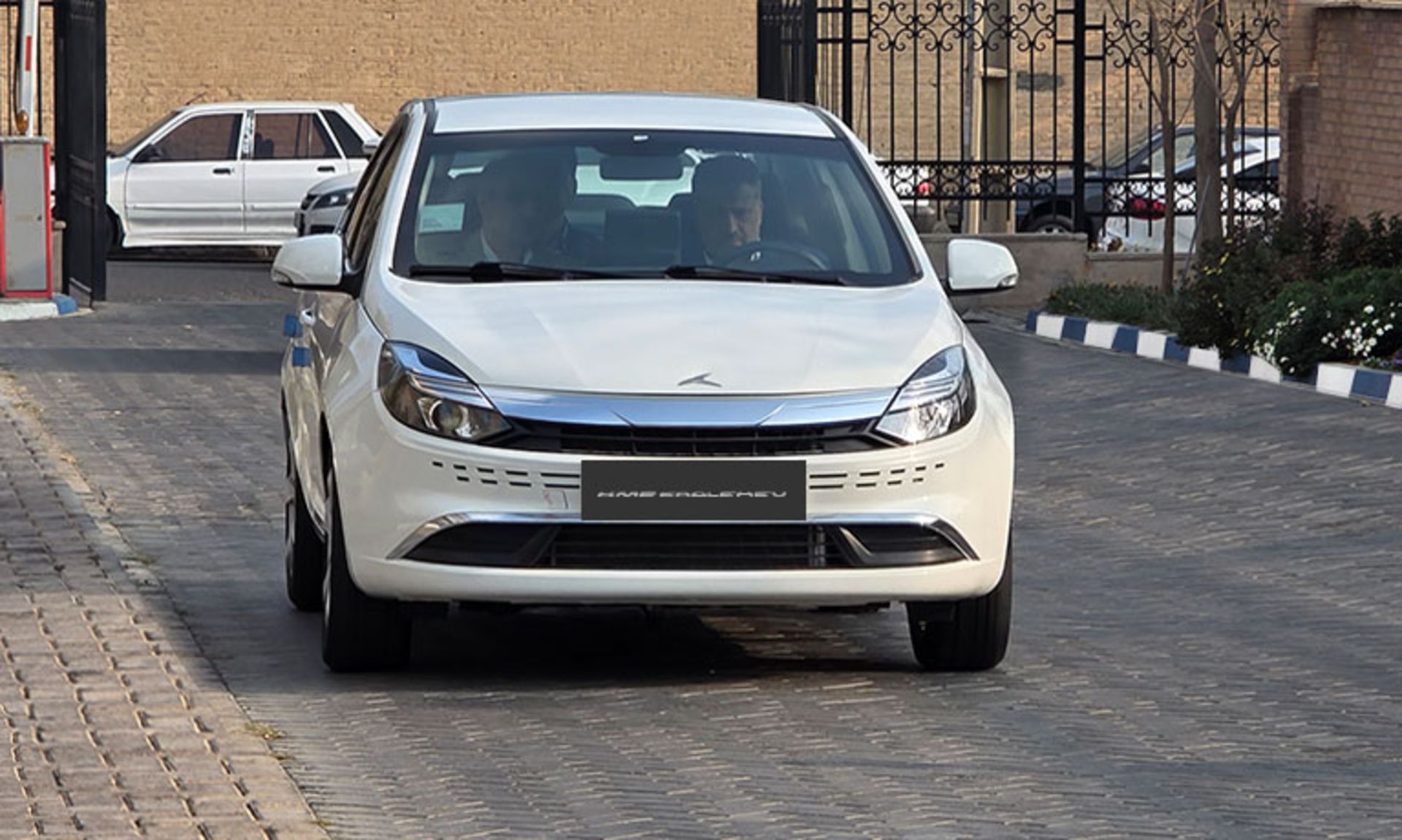 کی ام سی ایگل هیبریدی HEV