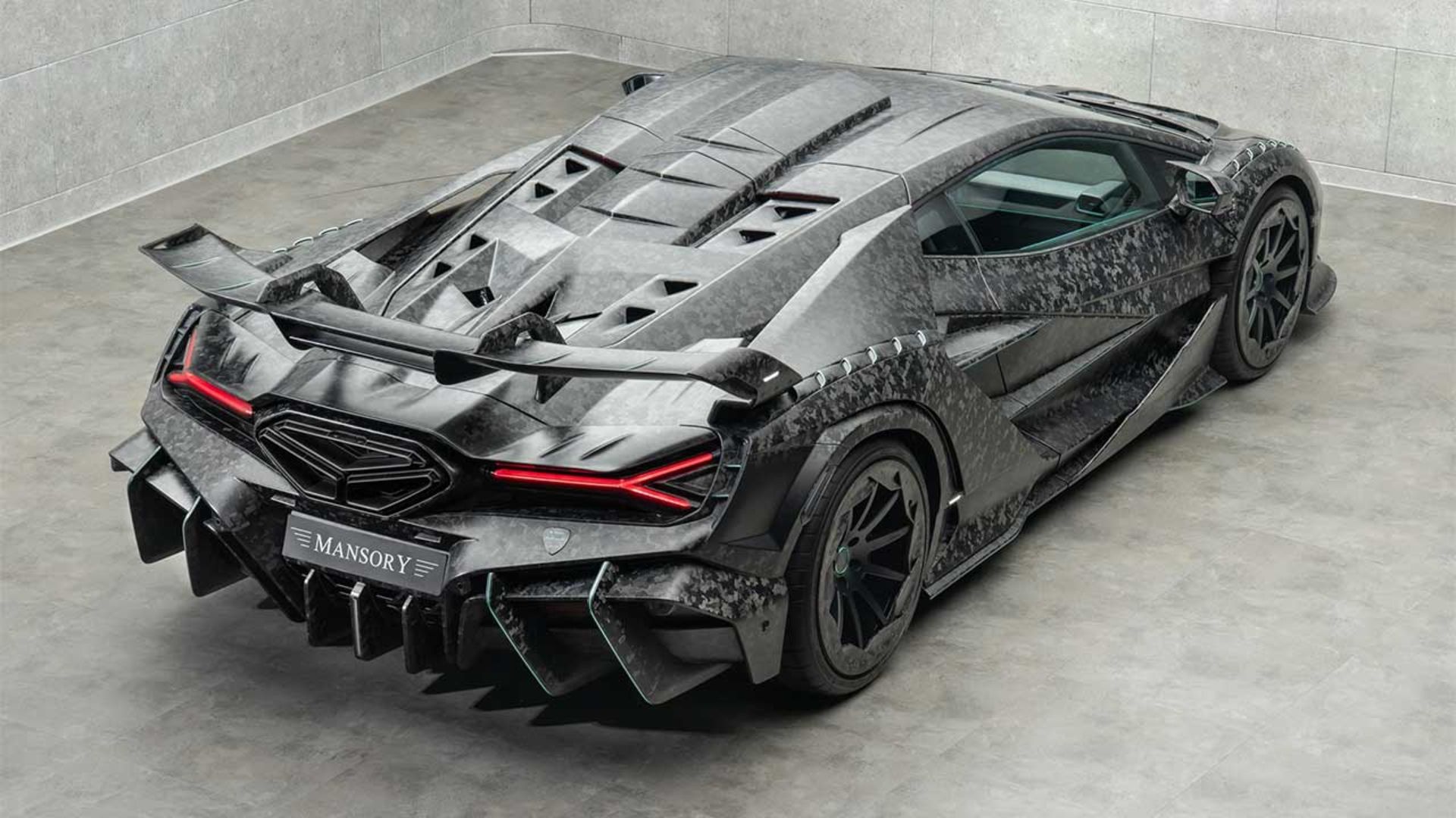 منصوری کربونادو X لامبورگینی روئلتو 