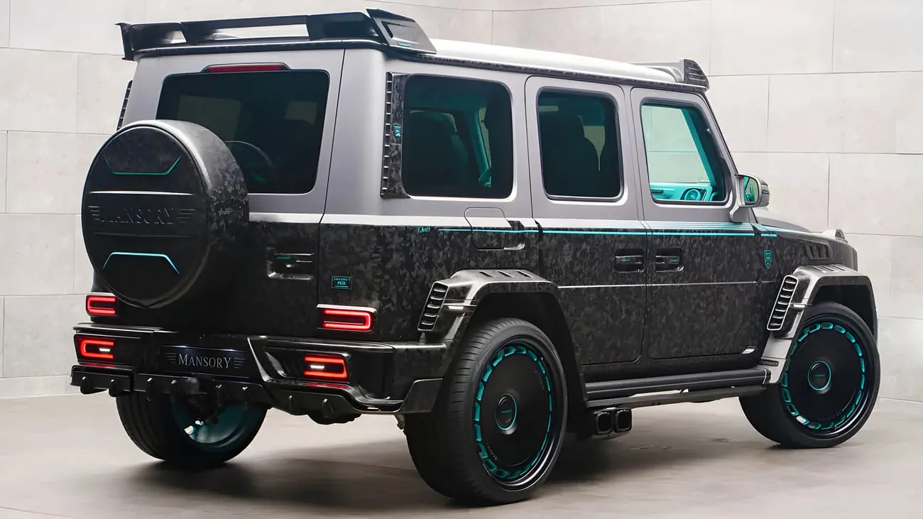 مرسدس بنز جی کلاس (Mercedes-Benz G-Class) با بدنه فیبرکربن و تزئینات فیروزه‌ای