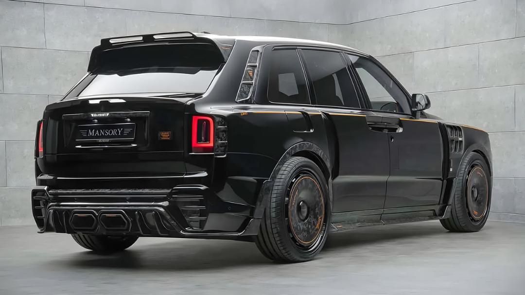 رولزرویس کالینان (Rolls-Royce Cullinan) مدل منصوری با بدنه سیاه و زرهی