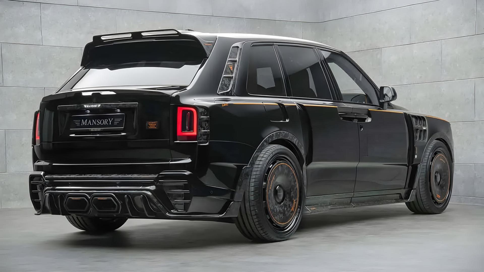 رولزرویس کالینان (Rolls-Royce Cullinan) مدل منصوری با بدنه سیاه و زرهی