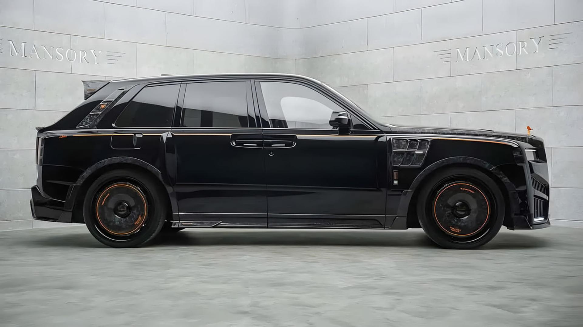 رولزرویس کالینان (Rolls-Royce Cullinan) مدل منصوری با بدنه مشکی و زرهی