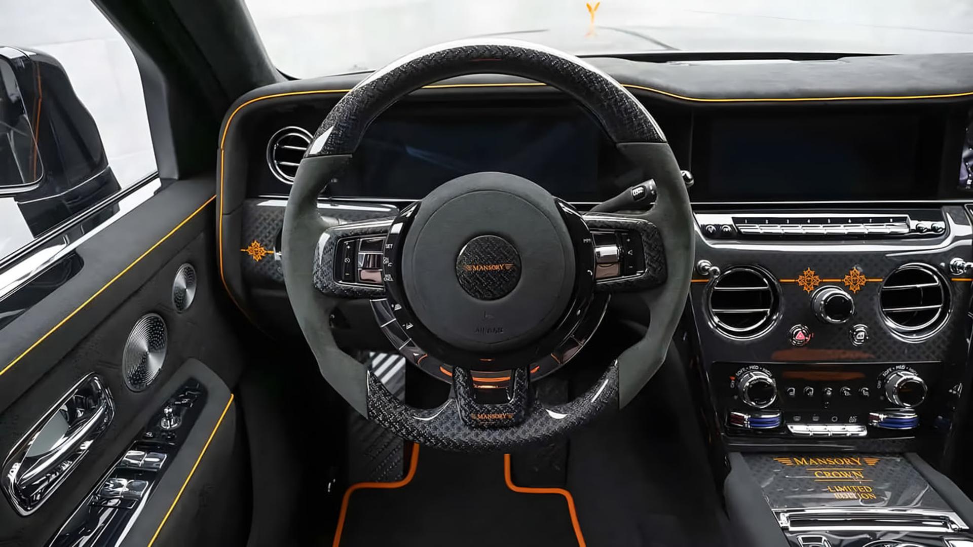 کابین خودروی رولزرویس کالینان (Rolls-Royce Cullinan) با طراحی اختصاصی منصوری (Mansory)