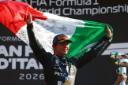 مکس ورستپن (Max Verstappen) پرچم ایتالیا را در جشن پیروزی بالا نگه داشته است