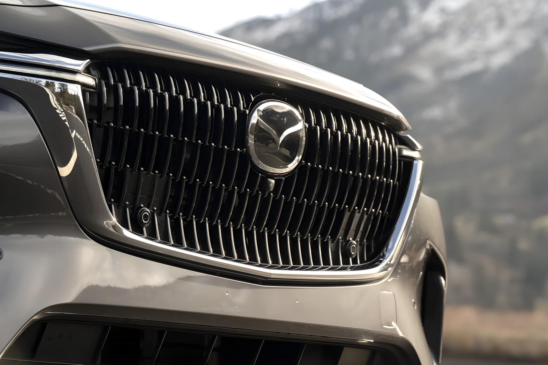 شبکه جلو و نشان خودروی مزدا (Mazda) CX-90 مدل جدید