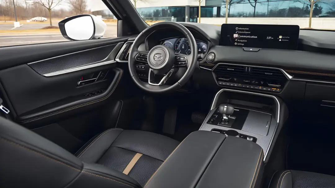 داشبورد و طراحی داخلی خودروی مزدا CX-90 (Mazda CX-90) با صندلی‌های چرمی