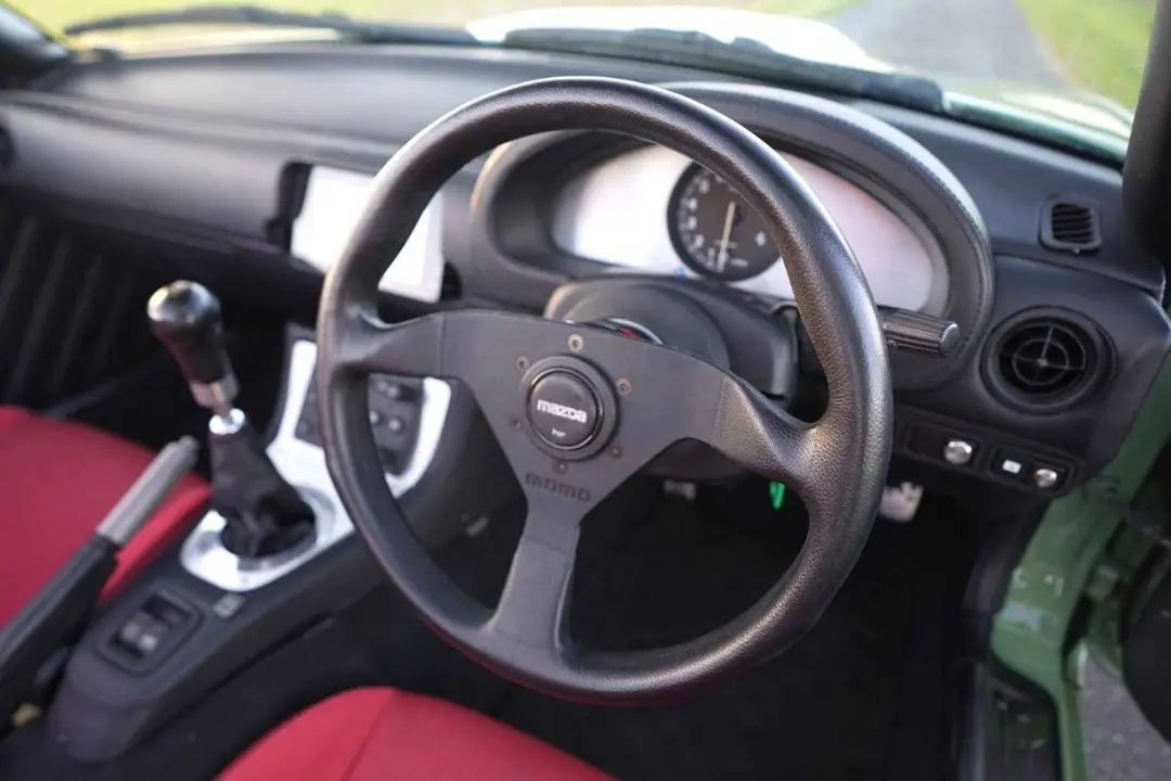 فرمان مزدا MX-5 با موتور V8 فراری