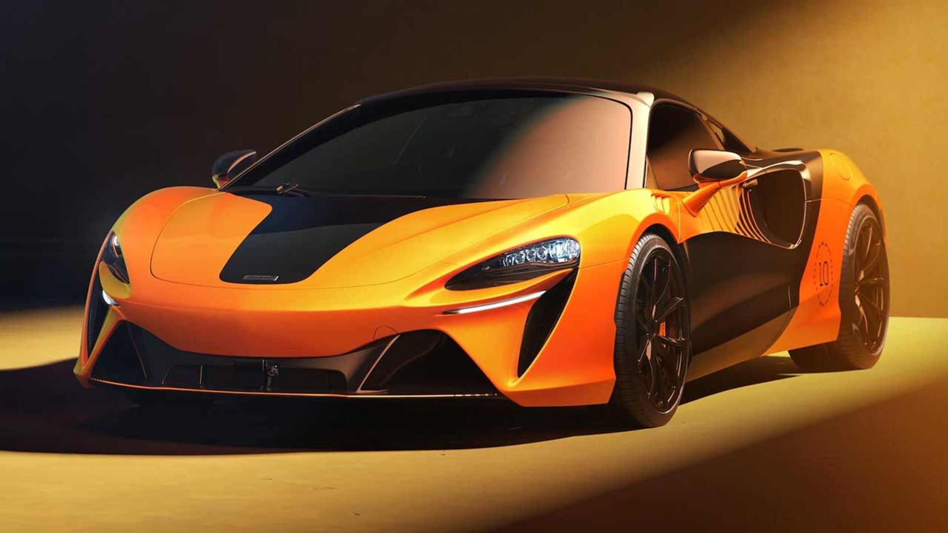 مک‌لارن آرتورا MCL39